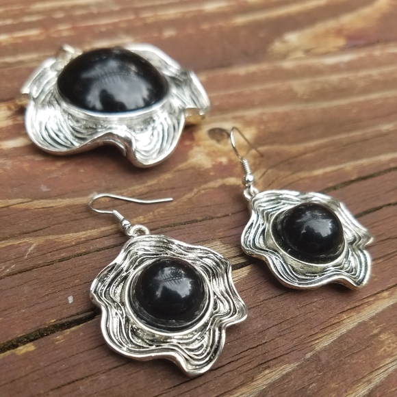 Necklace Pendant / Earring Set - Silver Line and Black Stone [Costume Jewelry] - Picture 8 of 8